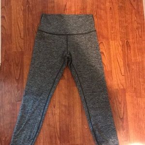 dark grey lulu lemon leggings